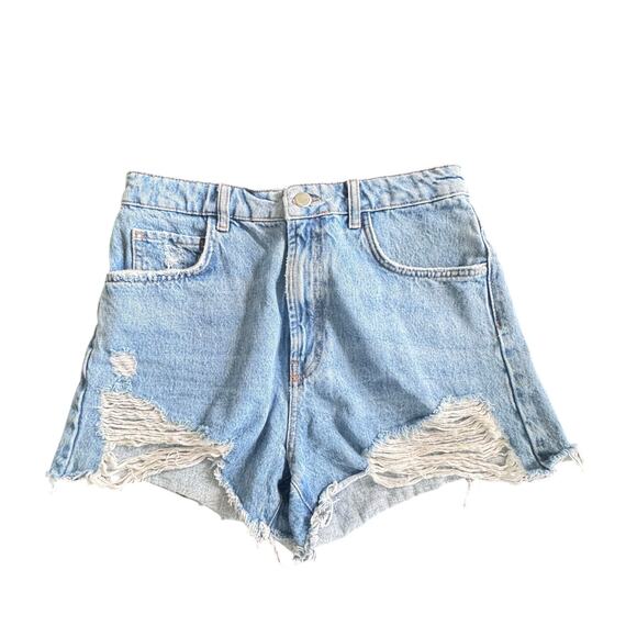 Zara Women's Destroyed Denim Short Cut Off Frayed Hem Hi-Rise Light Wash Size 8 - Picture 4 of 12